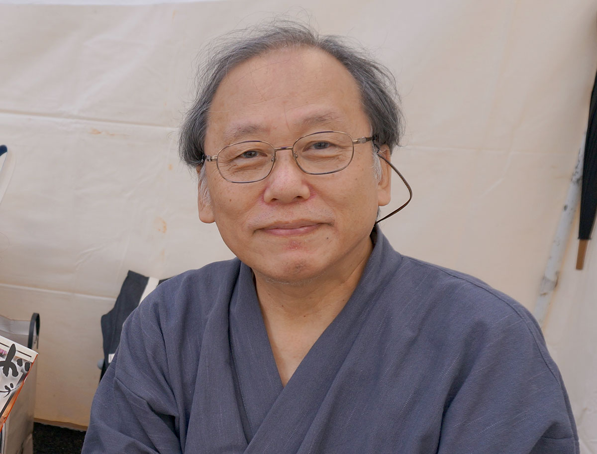 Oze Akira, author of the manga. Natsuko no Sake